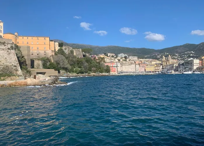 Confort Et Calme Au Sud De